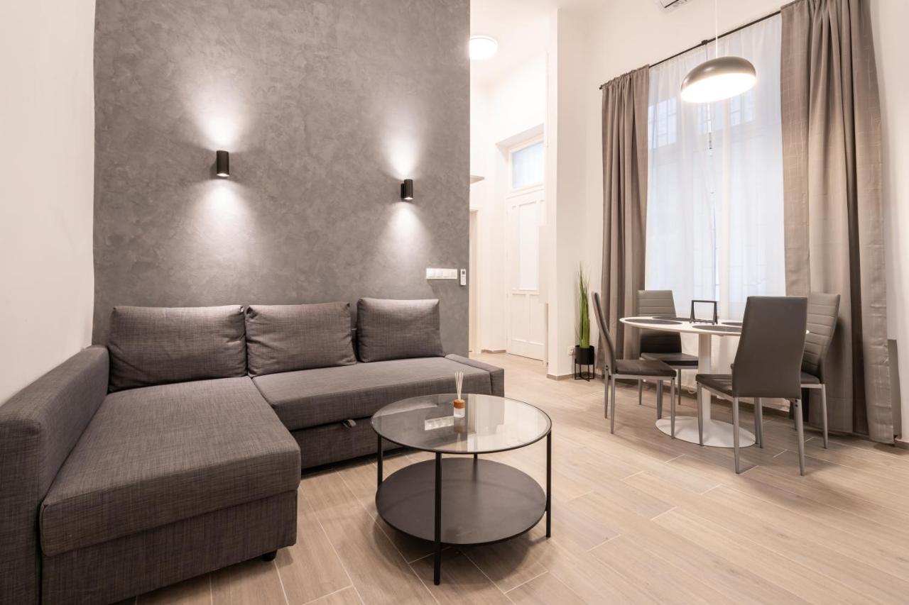 K10 - Kazinczy Street Heritage Suite - Best Location By Bqa Budapeste Exterior foto