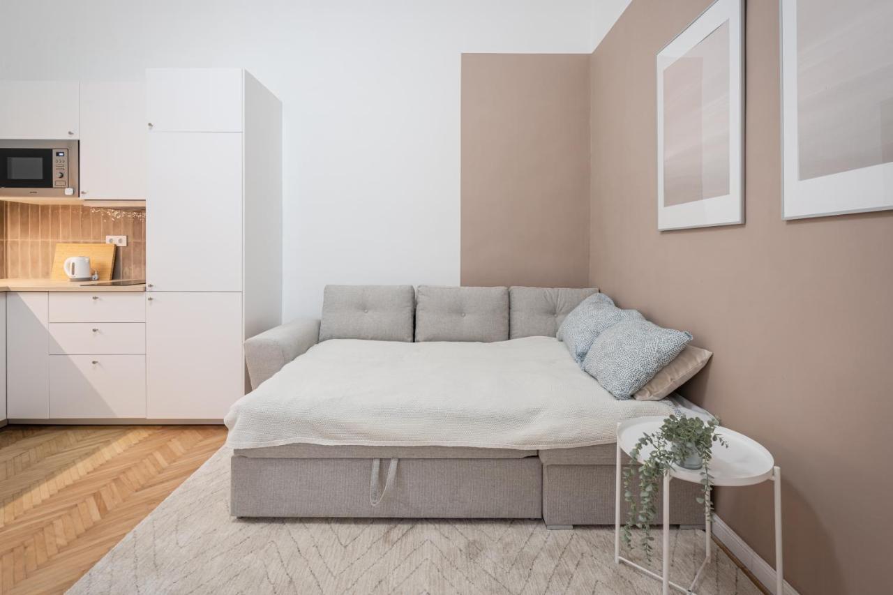 K10 - Kazinczy Street Heritage Suite - Best Location By Bqa Budapeste Exterior foto